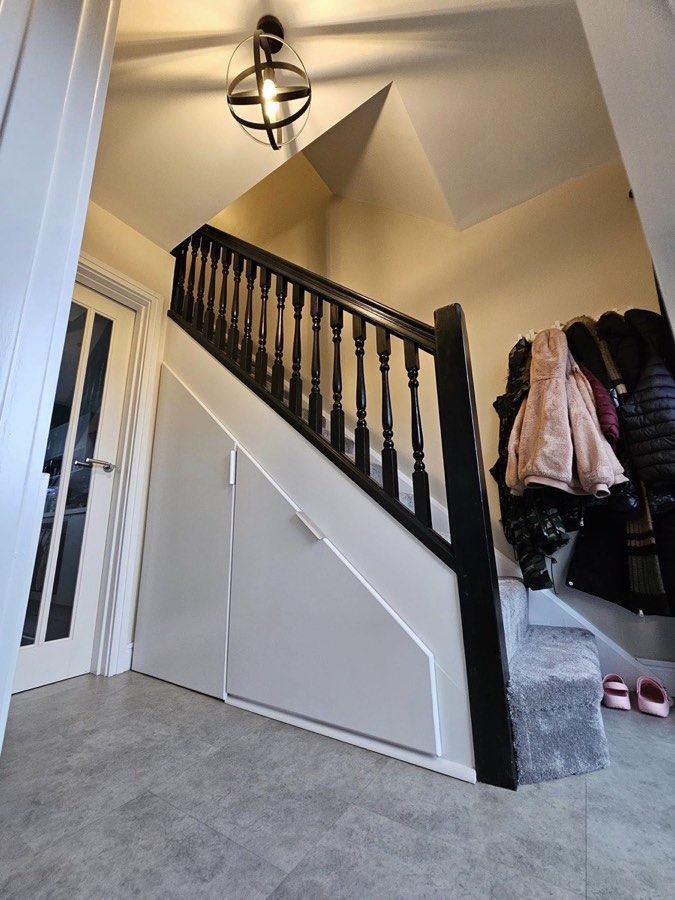 Hand rail feature painting
