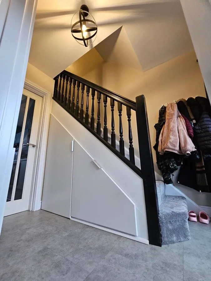 Hand rail feature painting